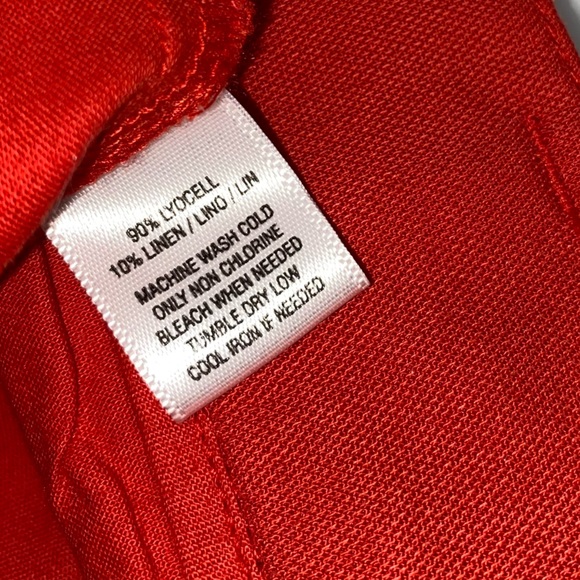 2 for $20 or 5 for $40
LOFT SHORTS - SIZE 8 - Picture 6 of 6